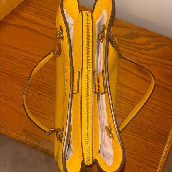 Kate Spade Jordyn Handbag in Gold - Picture 5 of 7